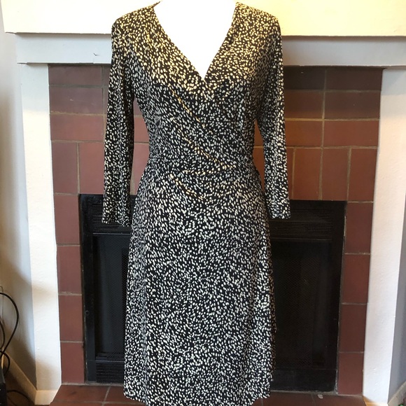 Ronni Nicole Dresses & Skirts - 🧳 Ronni Nicole Wrap Dress